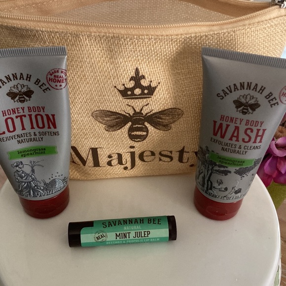 savannah 🐝 Other - New travel lotion kit Savannah Bee